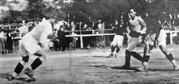 Ballanti-Napoli-Roma,_Coppa_CONI_24-6-1928_Ballanti blocca tiro di Innocenti