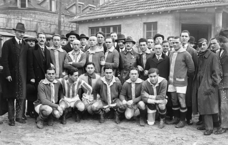 UTE Budapest (contro Red Star-Olympique a St Ouen, 28-1-1923) Foto Agence Rol – Copia
