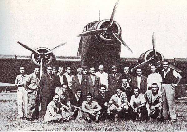 ROMA in trasferta in aereo per Juve-Roma 7-7-1946 (2)